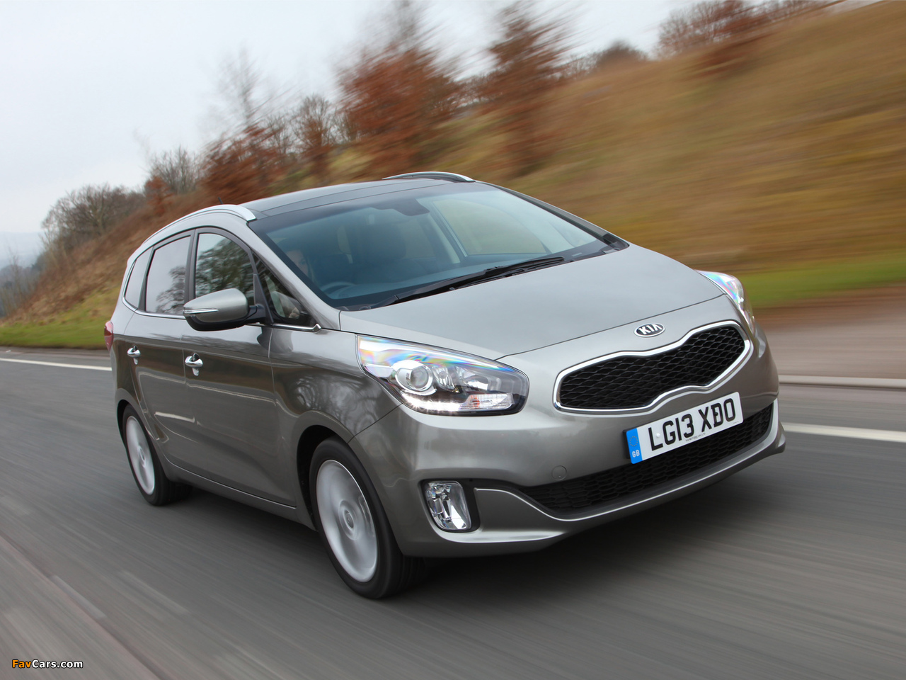 Kia Carens EcoDynamics UK-spec 2013 photos (1280 x 960)