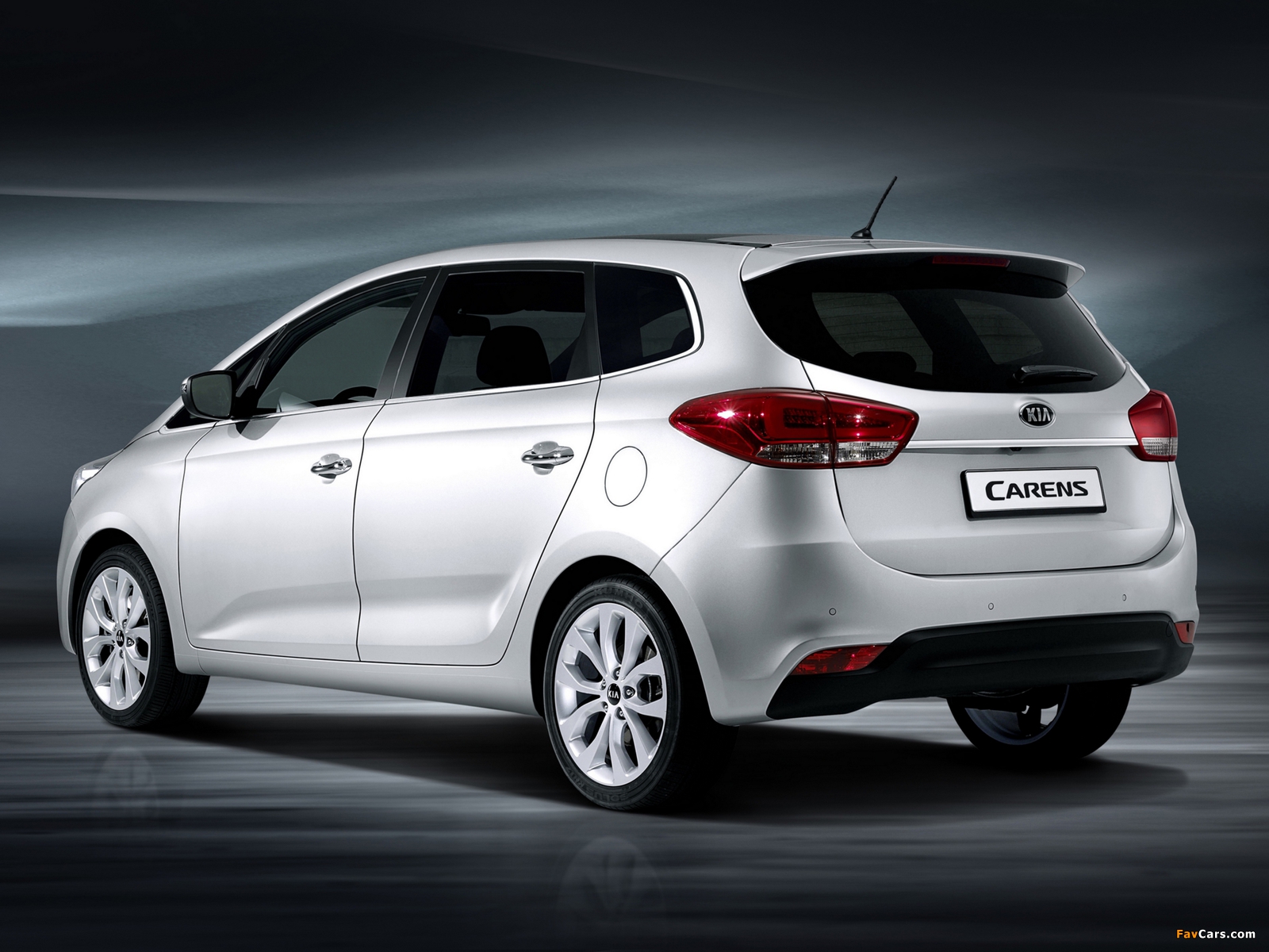 Photos of Kia Carens 2013 (1600 x 1200)