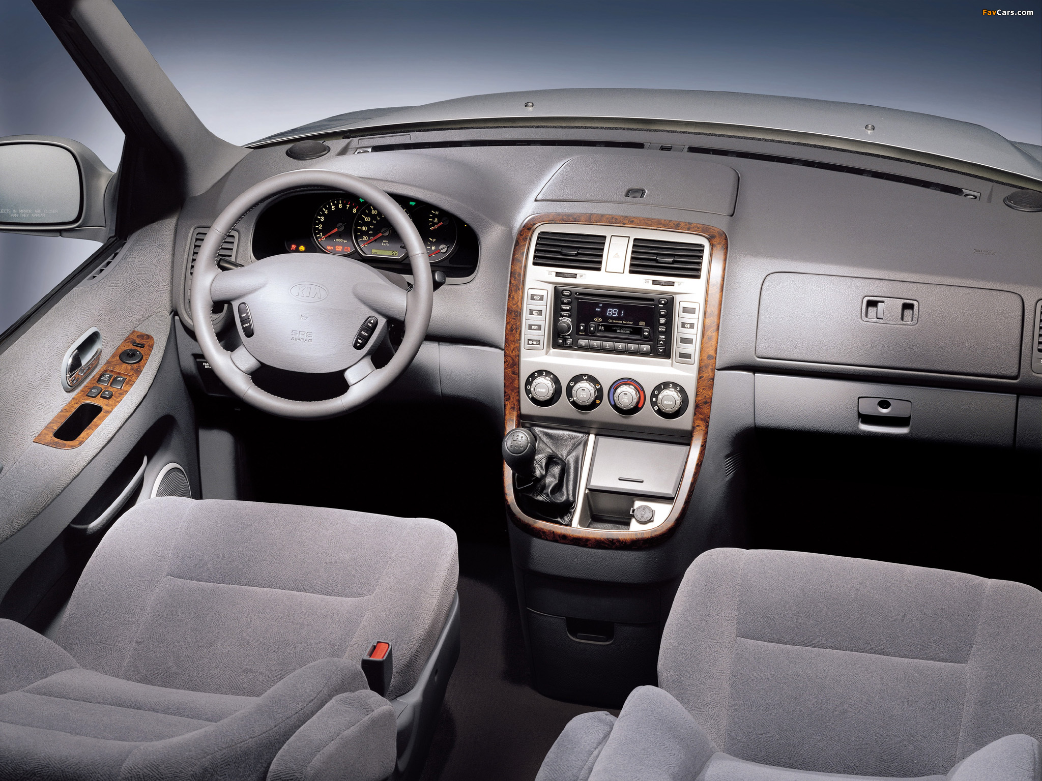 Images of Kia Carnival 2002–06 (2048 x 1536)