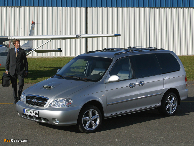 Kia Carnival 2002–06 photos (800 x 600)