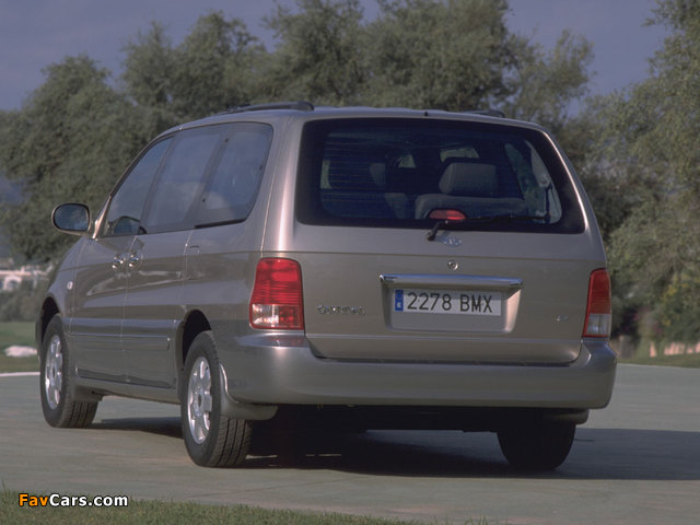 Kia Carnival 2002–06 wallpapers (640 x 480)