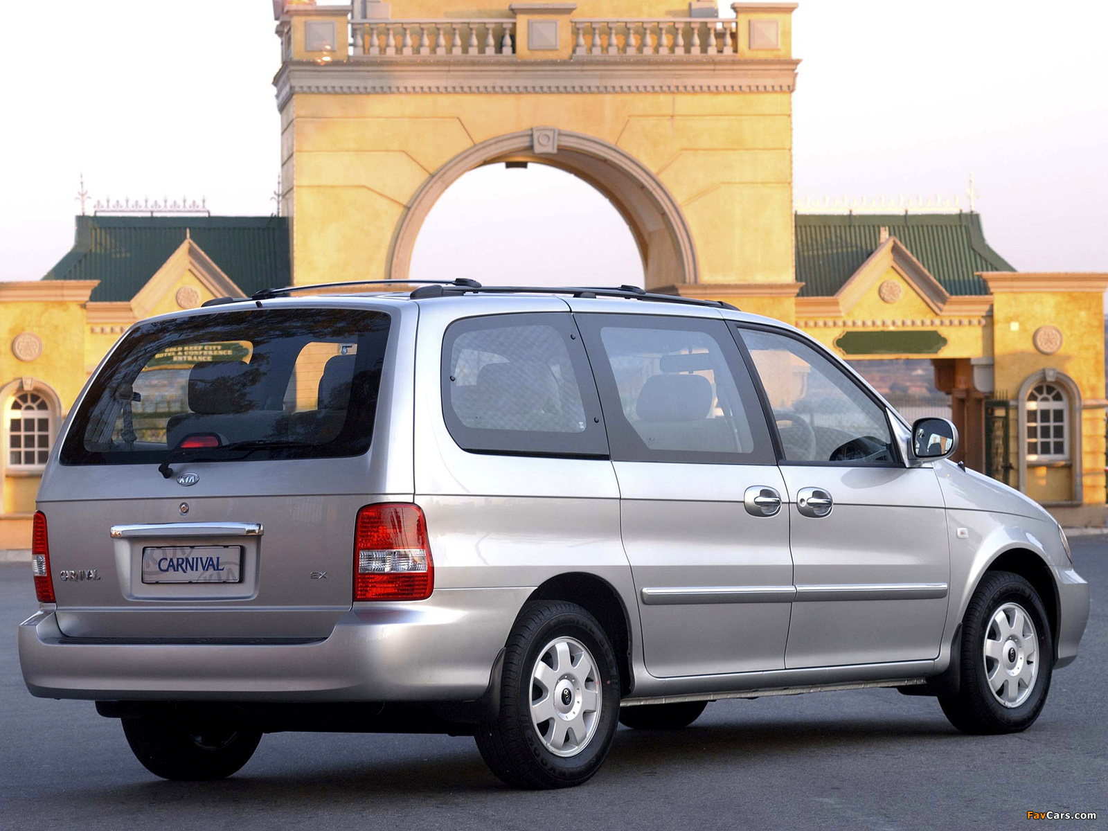 Photos of Kia Carnival ZA-spec 2002–04 (1600 x 1200)