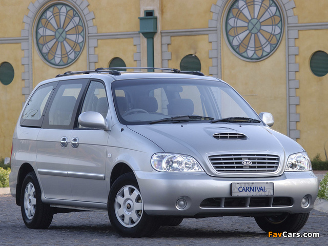 Pictures of Kia Carnival ZA-spec 2002–04 (640 x 480)