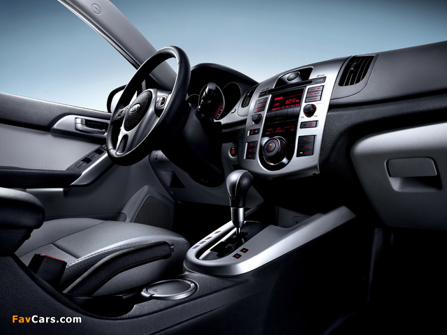 Images of Kia Cerato Sedan (TD) 2009 (640 x 480)