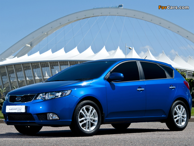 Images of Kia Cerato Hatchback ZA-spec (TD) 2010–13 (640 x 480)