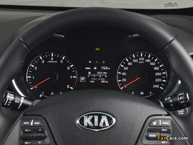 Images of Kia Cerato Sedan ZA-spec 2013 (640 x 480)