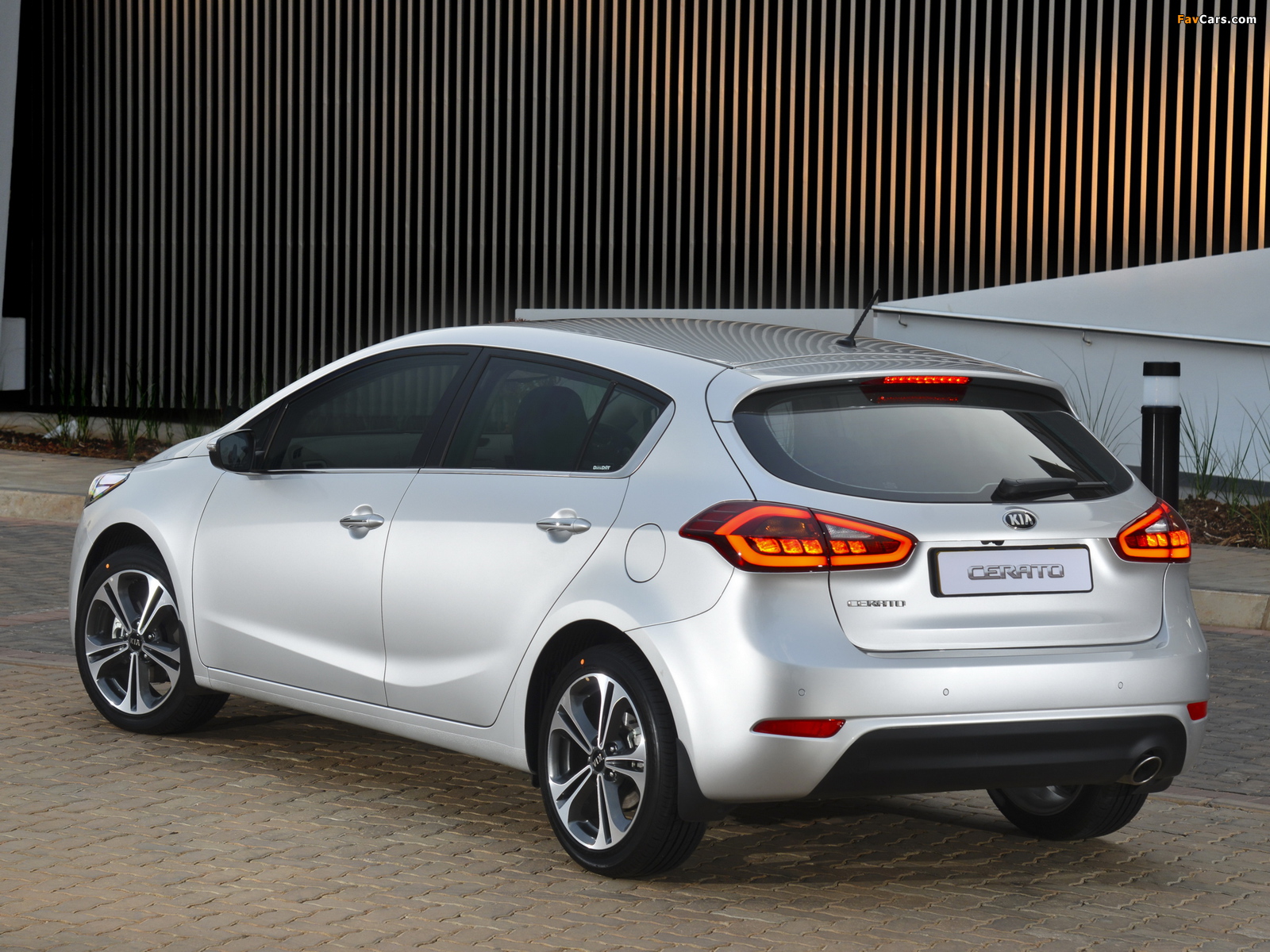 Images of Kia Cerato Hatchback ZA-spec 2013 (1600 x 1200)