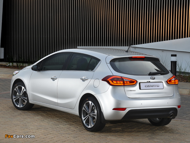 Images of Kia Cerato Hatchback ZA-spec 2013 (640 x 480)