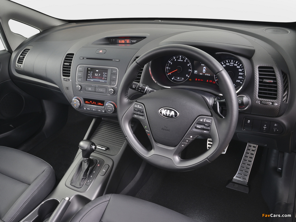 Images of Kia Cerato Hatchback ZA-spec 2013 (1024 x 768)