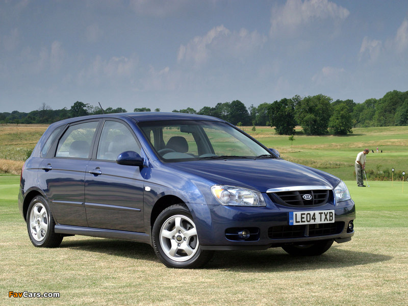 Kia Cerato Hatchback UK-spec (LD) 2004–07 images (800 x 600)