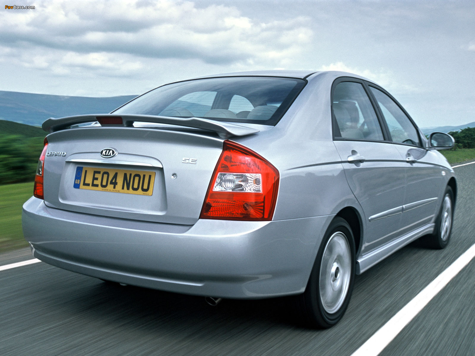 Kia Cerato Sedan UK-spec (LD) 2004–07 photos (1600 x 1200)