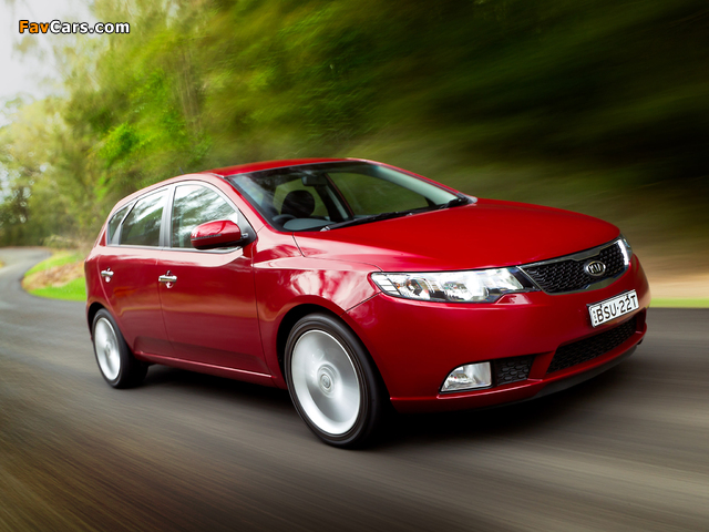 Kia Cerato Hatchback AU-spec (TD) 2010–12 photos (640 x 480)