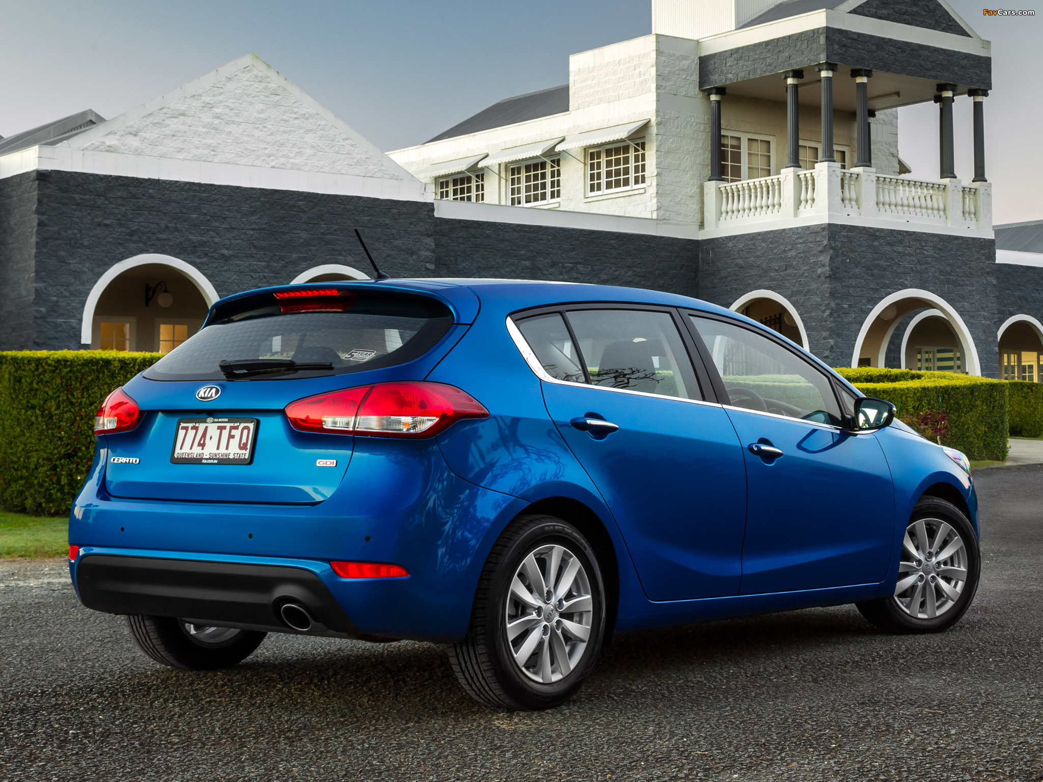 Kia Cerato Hatchback AU-spec 2013 images (2048 x 1536)