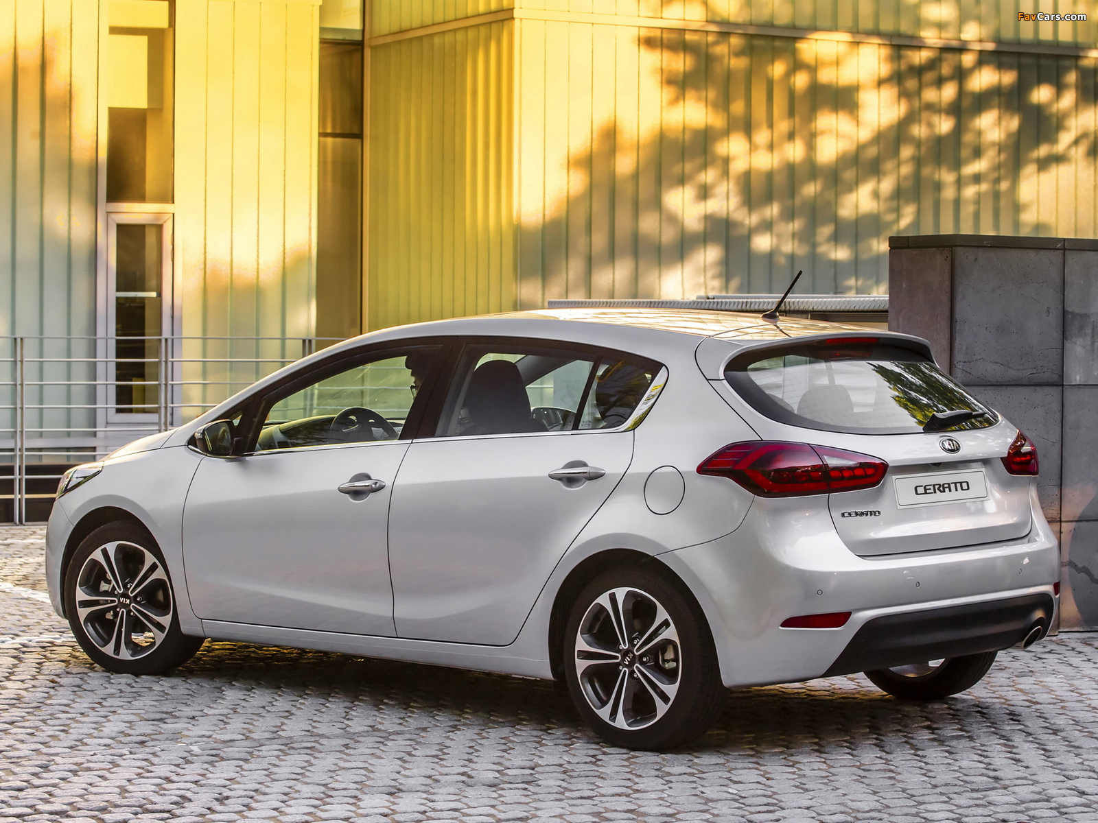 Kia Cerato Hatchback 2013 images (1600 x 1200)