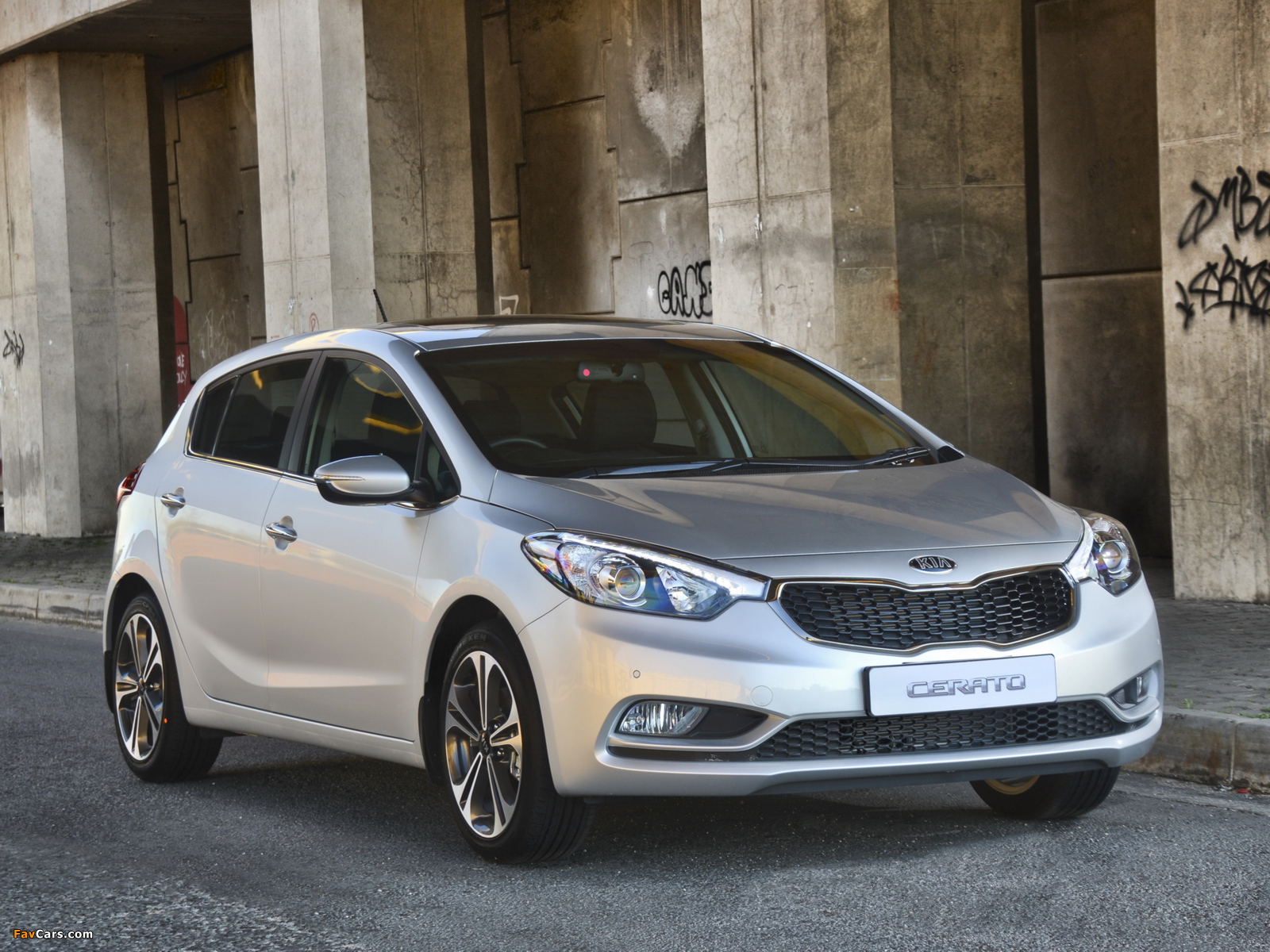 Kia Cerato Hatchback ZA-spec 2013 images (1600 x 1200)