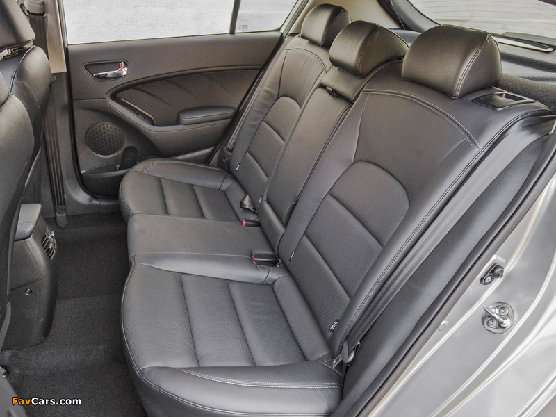 Kia Cerato Hatchback 2013 images (800 x 600)