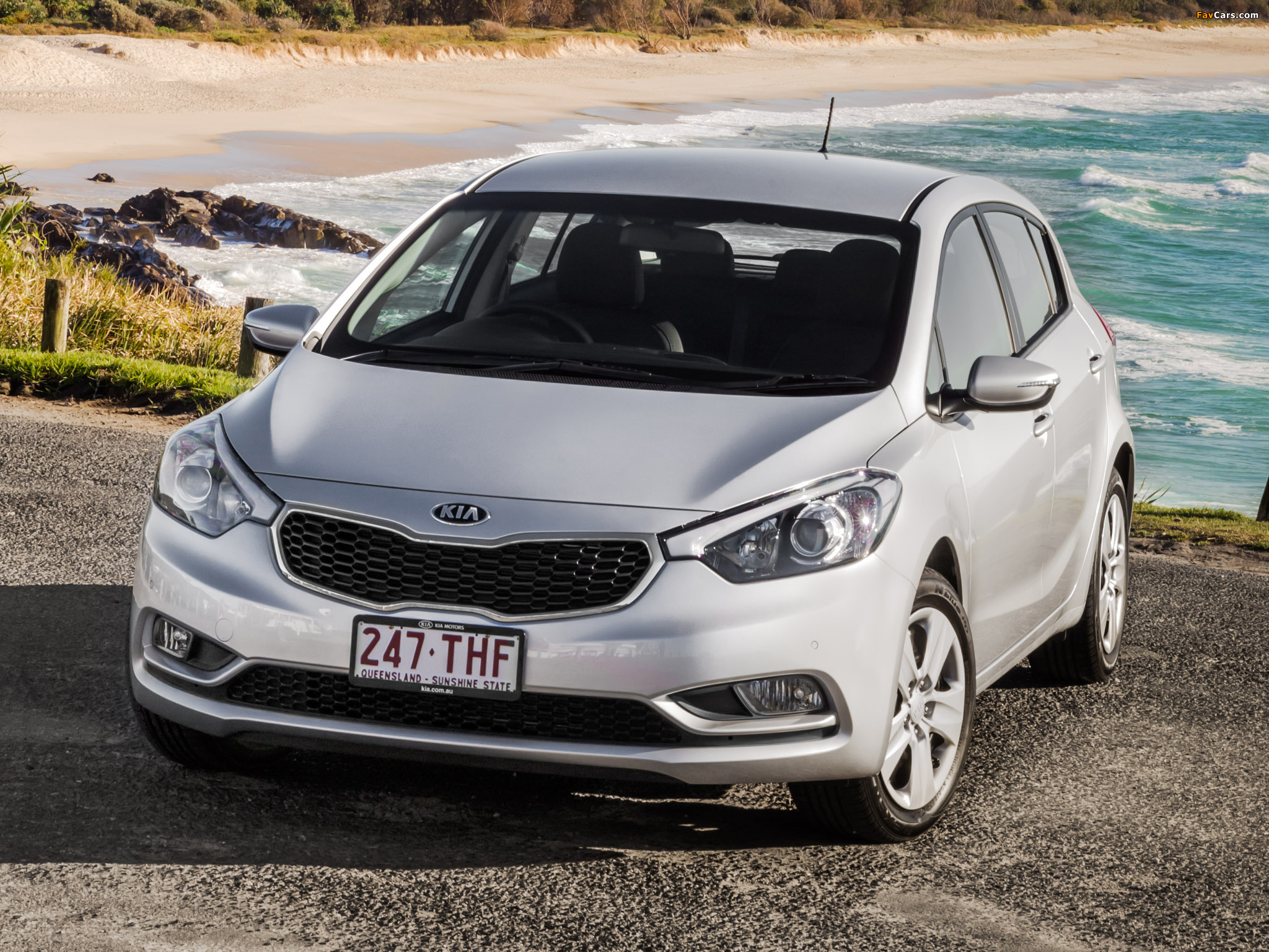 Kia Cerato Hatchback AU-spec 2013 photos (2048 x 1536)