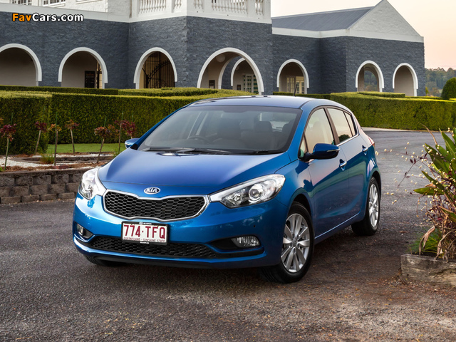 Kia Cerato Hatchback AU-spec 2013 photos (640 x 480)