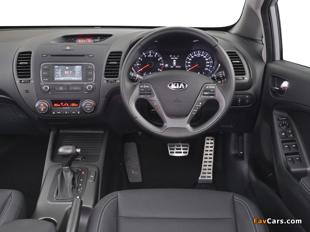 Kia Cerato Hatchback ZA-spec 2013 photos (640 x 480)