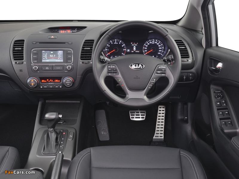 Kia Cerato Hatchback ZA-spec 2013 photos (800 x 600)