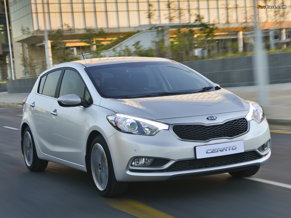 Kia Cerato Hatchback ZA-spec 2013 photos (1024 x 768)