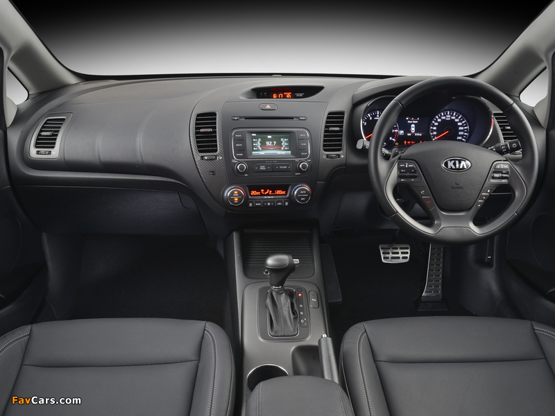 Kia Cerato Hatchback ZA-spec 2013 photos (800 x 600)