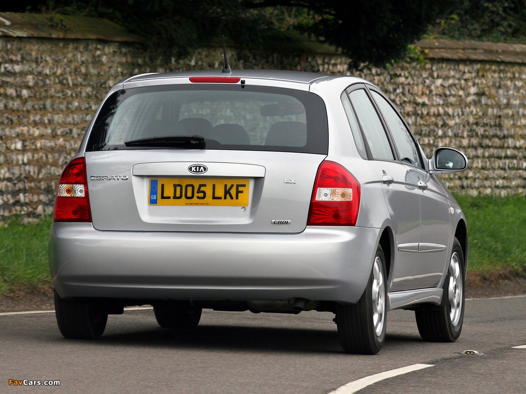 Photos of Kia Cerato Hatchback UK-spec (LD) 2004–07 (1024 x 768)