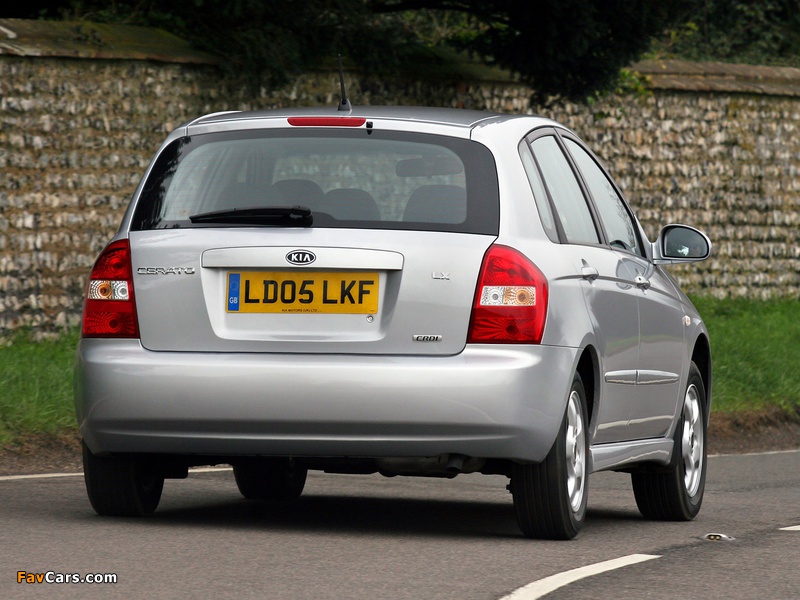 Photos of Kia Cerato Hatchback UK-spec (LD) 2004–07 (800 x 600)