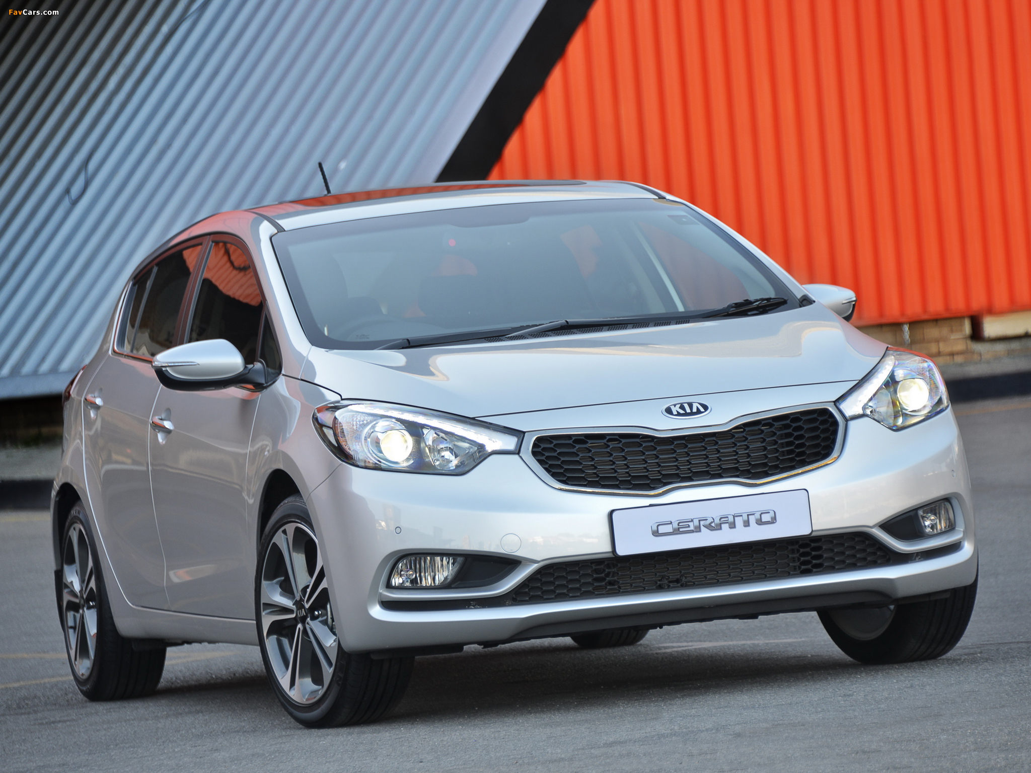 Photos of Kia Cerato Hatchback ZA-spec 2013 (2048 x 1536)