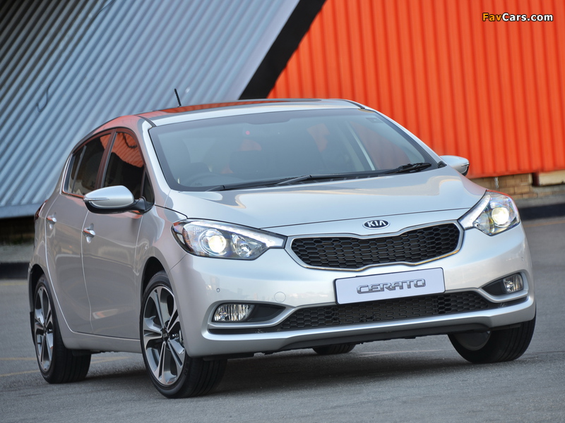 Photos of Kia Cerato Hatchback ZA-spec 2013 (800 x 600)