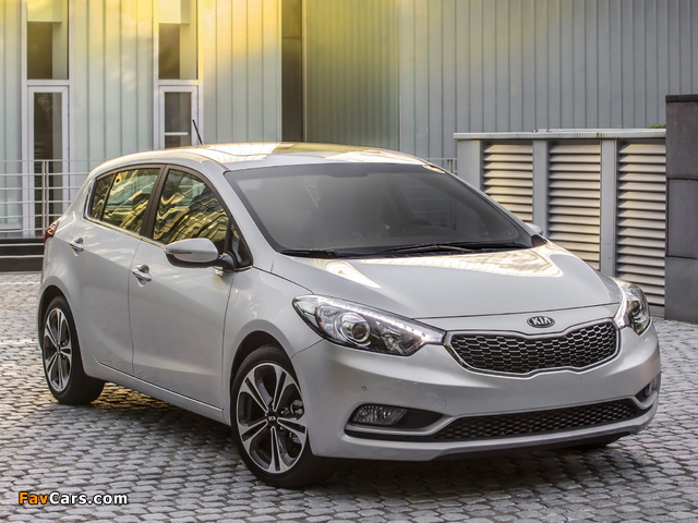 Photos of Kia Cerato Hatchback 2013 (640 x 480)