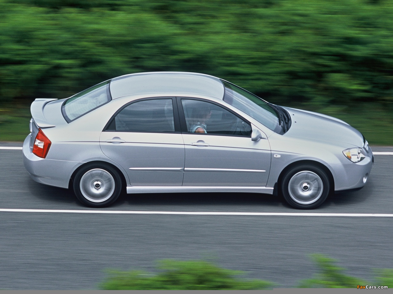 Pictures of Kia Cerato Sedan UK-spec (LD) 2004–07 (1280 x 960)