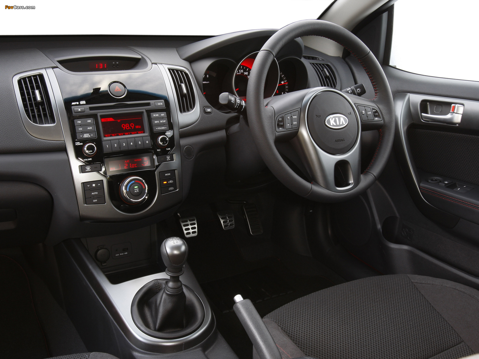 Pictures of Kia Cerato Koup AU-spec (TD) 2009–13 (1600 x 1200)