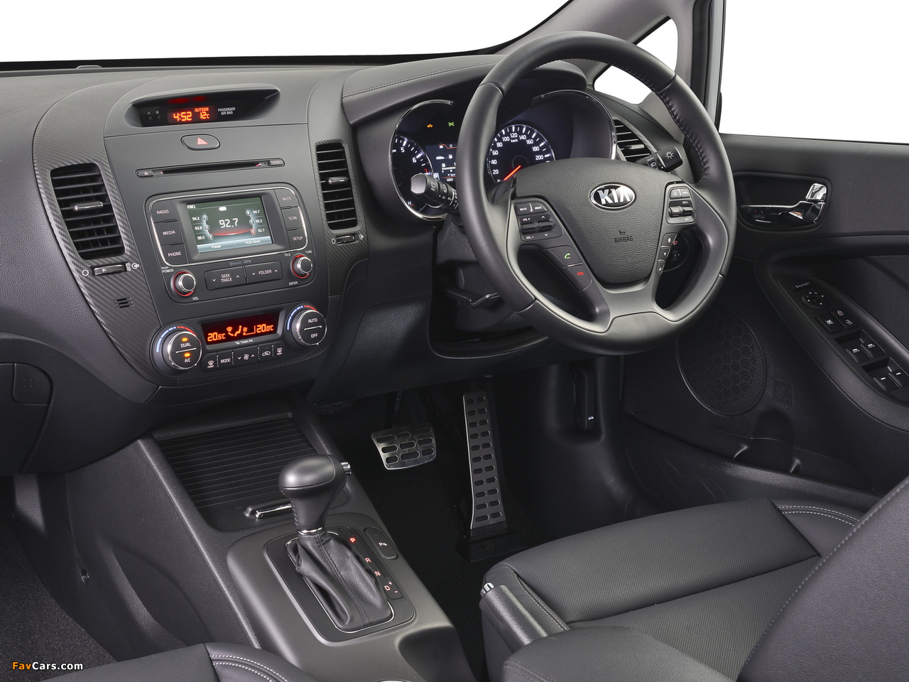 Pictures of Kia Cerato Hatchback ZA-spec 2013 (1280 x 960)