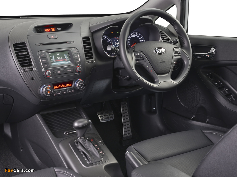 Pictures of Kia Cerato Hatchback ZA-spec 2013 (800 x 600)