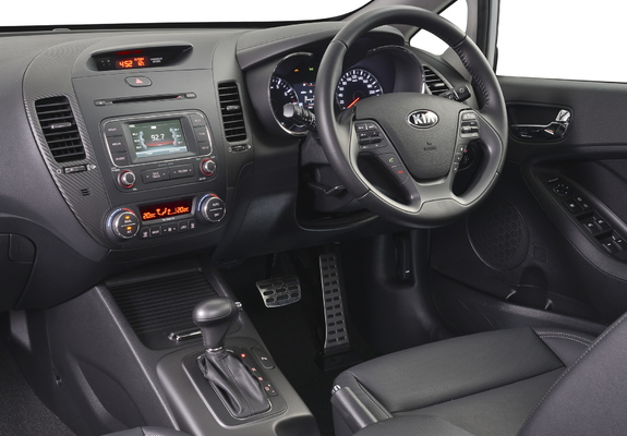Pictures of Kia Cerato Hatchback ZA-spec 2013