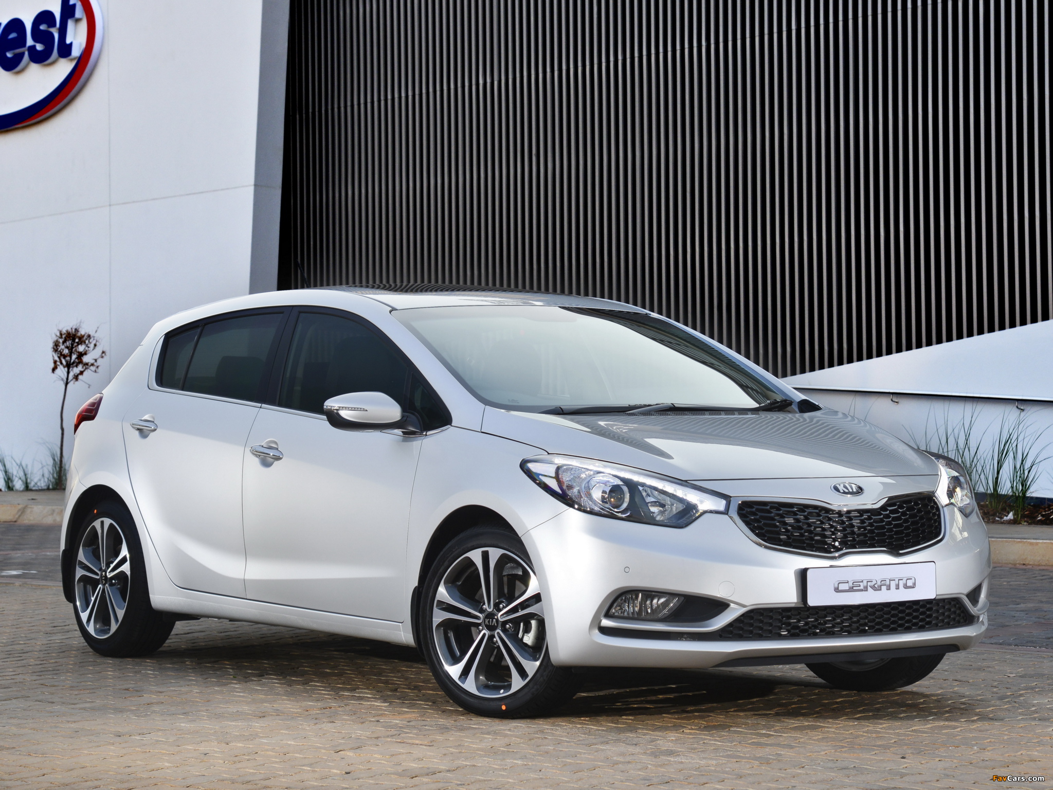 Pictures of Kia Cerato Hatchback ZA-spec 2013 (2048 x 1536)