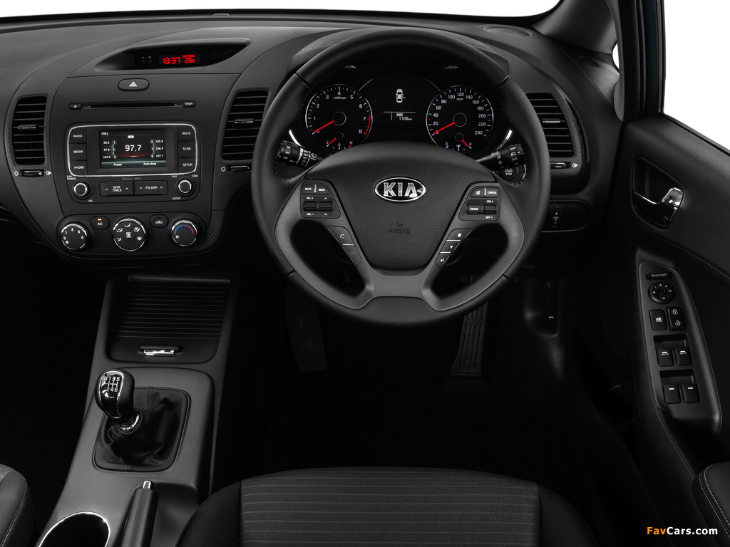 Pictures of Kia Cerato Hatchback AU-spec 2013 (1024 x 768)