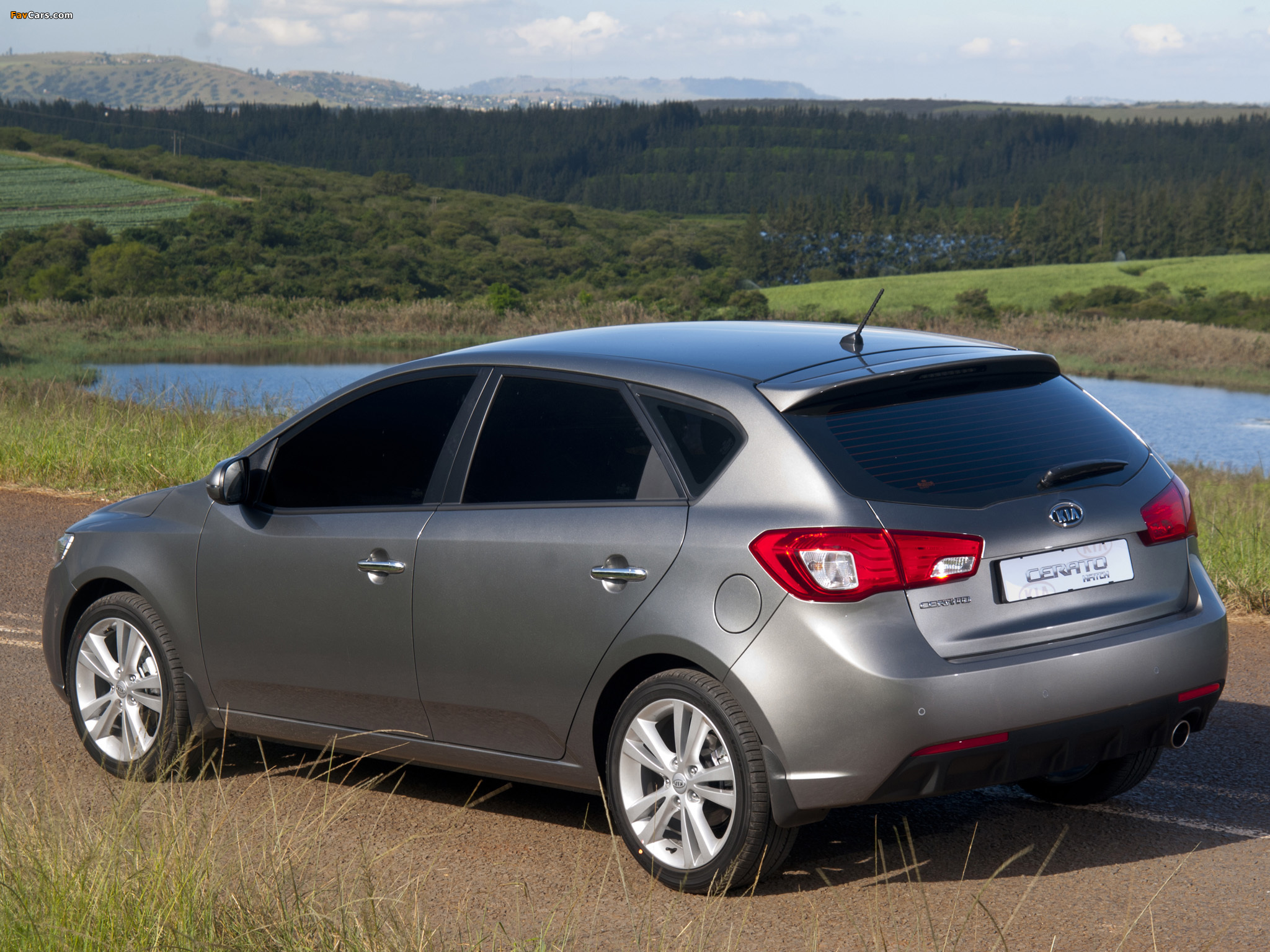 Kia Cerato Hatchback ZA-spec (TD) 2010–13 wallpapers (2048 x 1536)