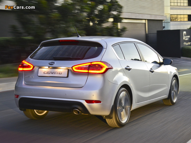 Kia Cerato Hatchback ZA-spec 2013 wallpapers (640 x 480)