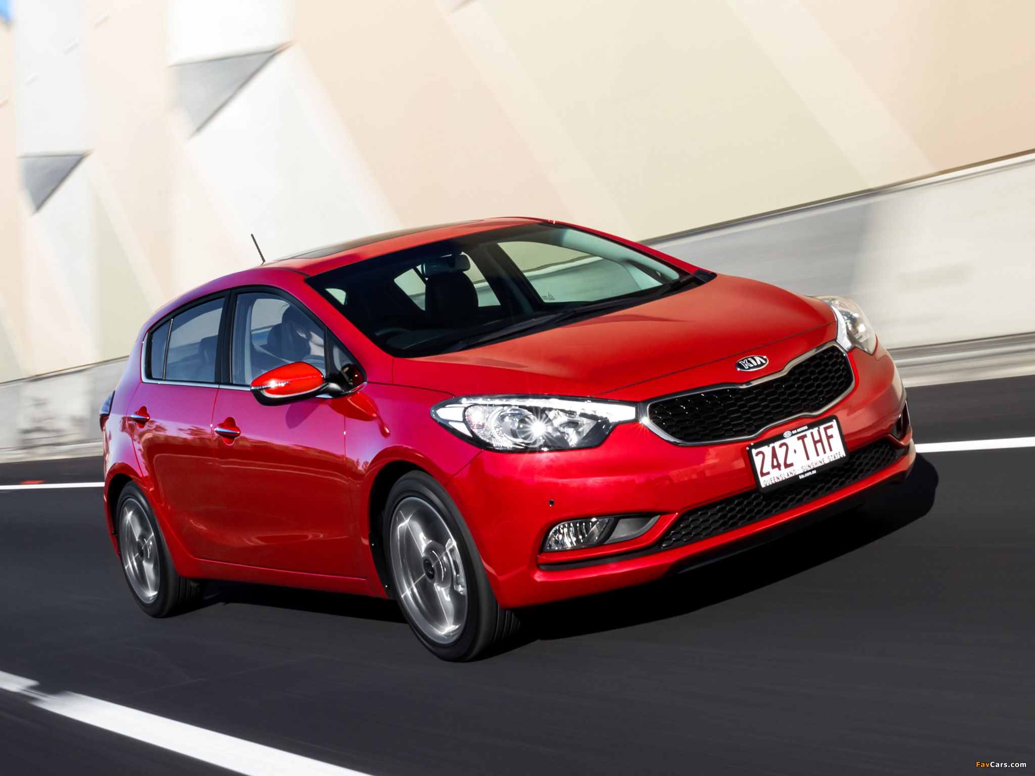 Kia Cerato Hatchback AU-spec 2013 wallpapers (2048 x 1536)