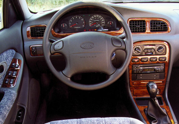 Pictures of Kia Clarus Wagon 1998–2001