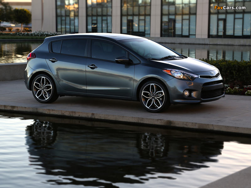 Images of Kia Forte 5-door 2013 (800 x 600)