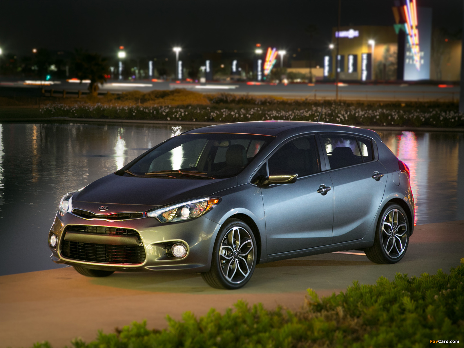 Images of Kia Forte 5-door 2013 (1600 x 1200)