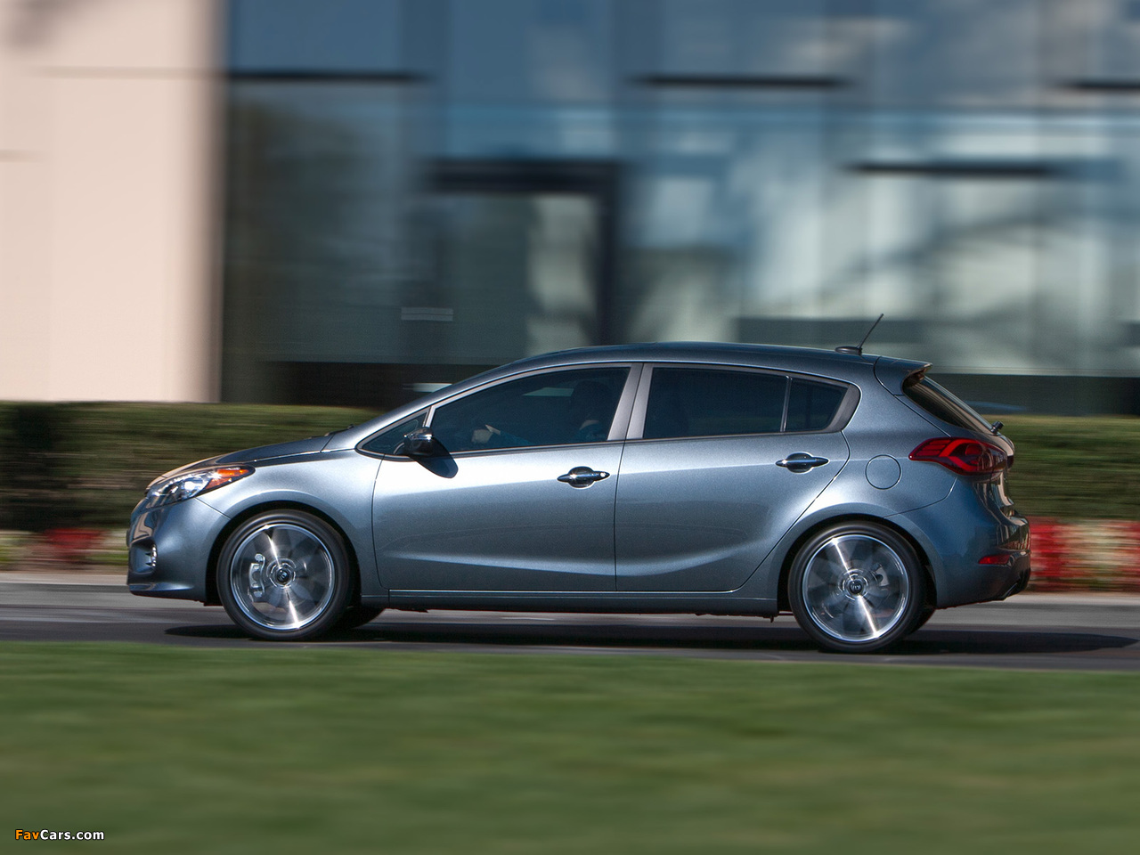 Images of Kia Forte 5-door 2013 (1280 x 960)