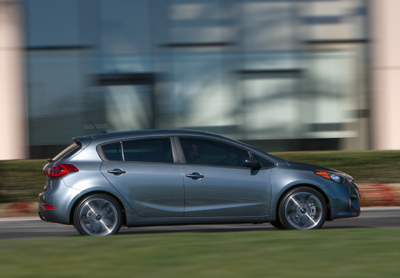 Images of Kia Forte 5-door 2013