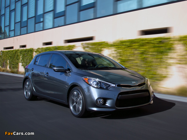 Kia Forte 5-door 2013 photos (640 x 480)