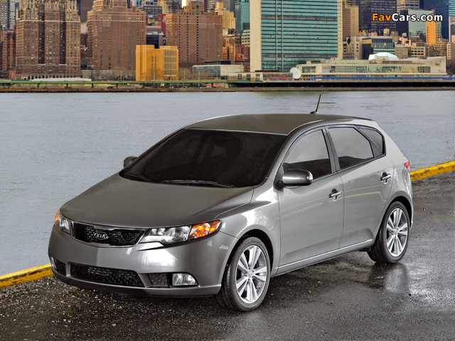 Pictures of Kia Forte 5-door (TD) 2010 (640 x 480)