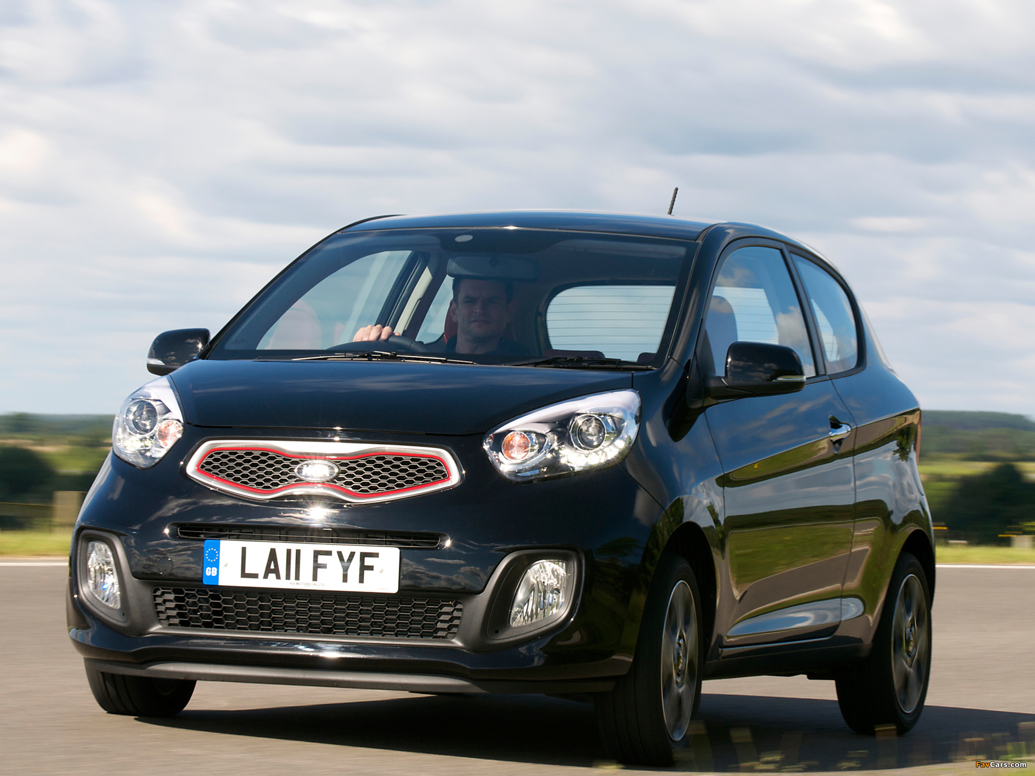 Photos of Kia Picanto 3-door UK-spec (TA) 2011 (2048 x 1536)