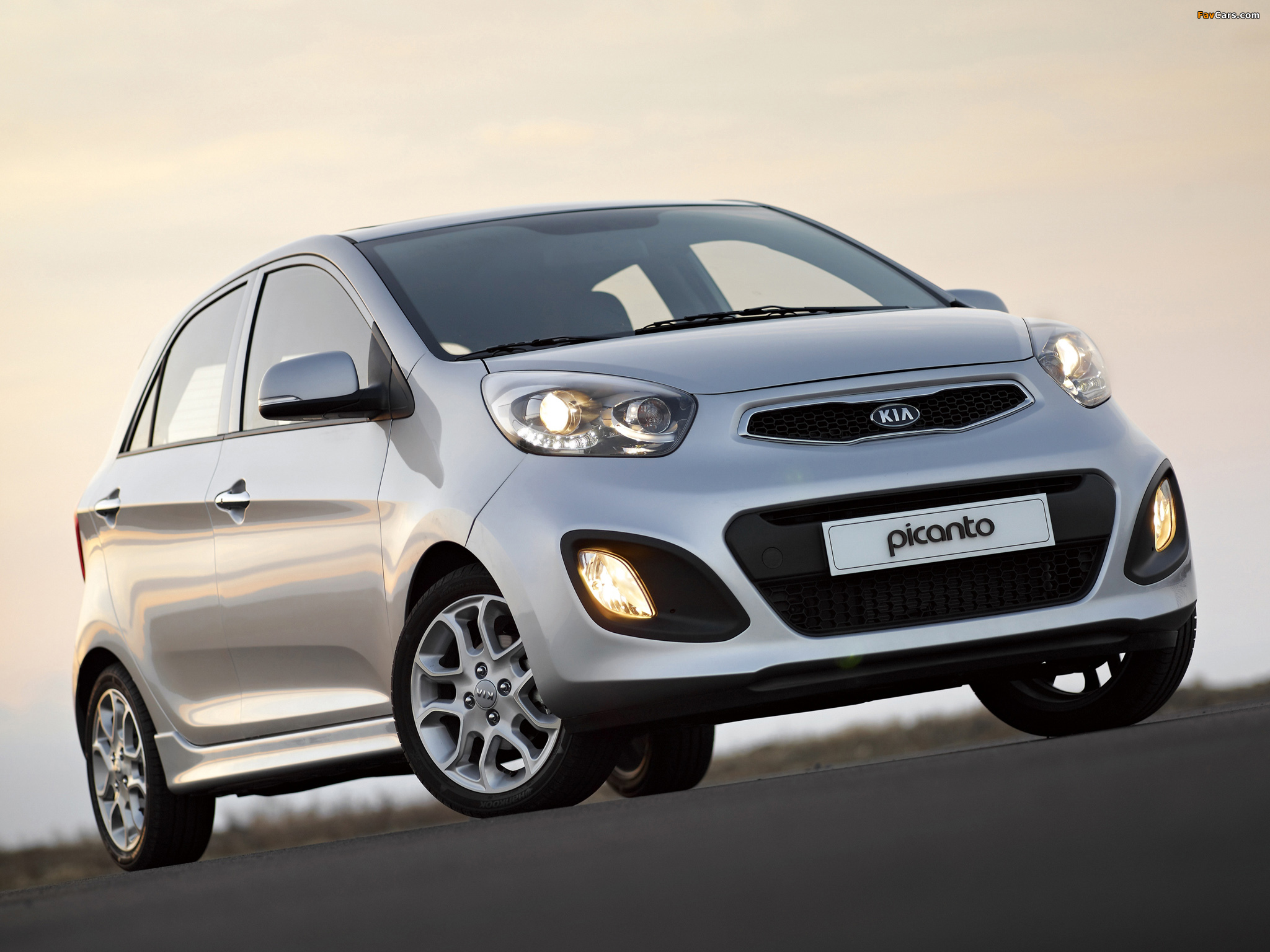 Pictures of Kia Picanto 5-door (TA) 2011 (2048 x 1536)